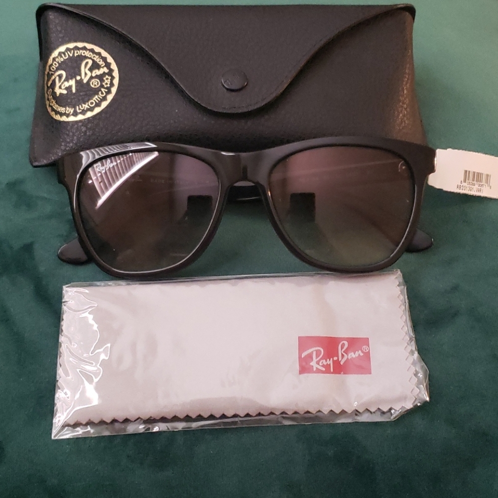 Ray ban RB4184 sunglasses